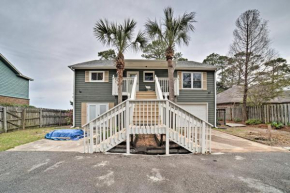 Waterfront Gulf Breeze Escape with Dock and 2 Kayaks!